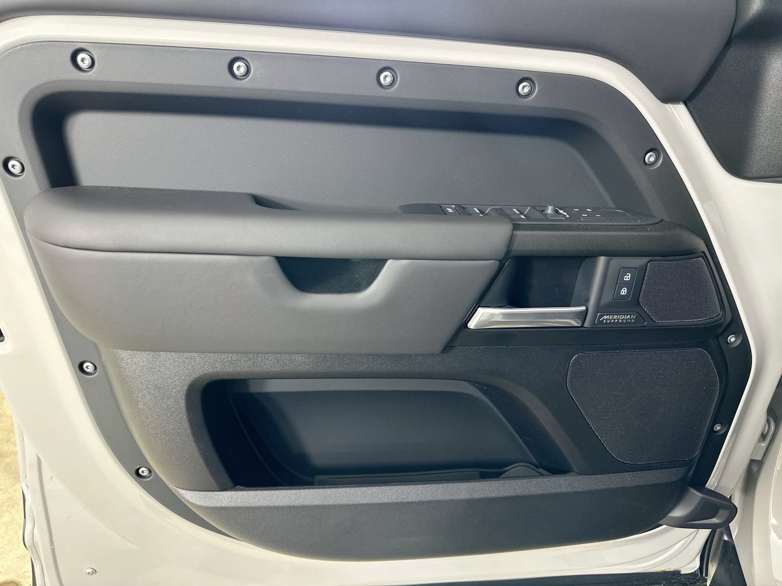New 2026 Land Rover Defender 110 X AWD/4WD image 17