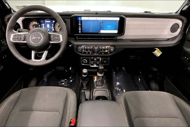 Used 2026 Jeep Wrangler Unlimited Sahara AWD/4WD image 19