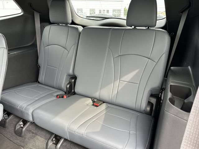 Used 2024 Buick Enclave Essence w/ Experience Buick Package AWD/4WD image 27