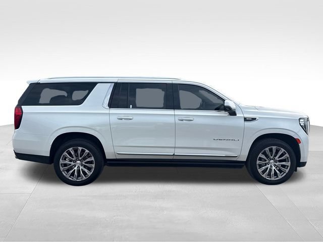 Used 2023 GMC Yukon XL Denali AWD/4WD image 6