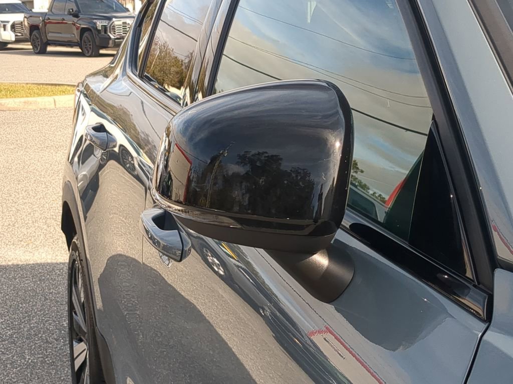 Used 2023 Volvo C40 Recharge Core image 20