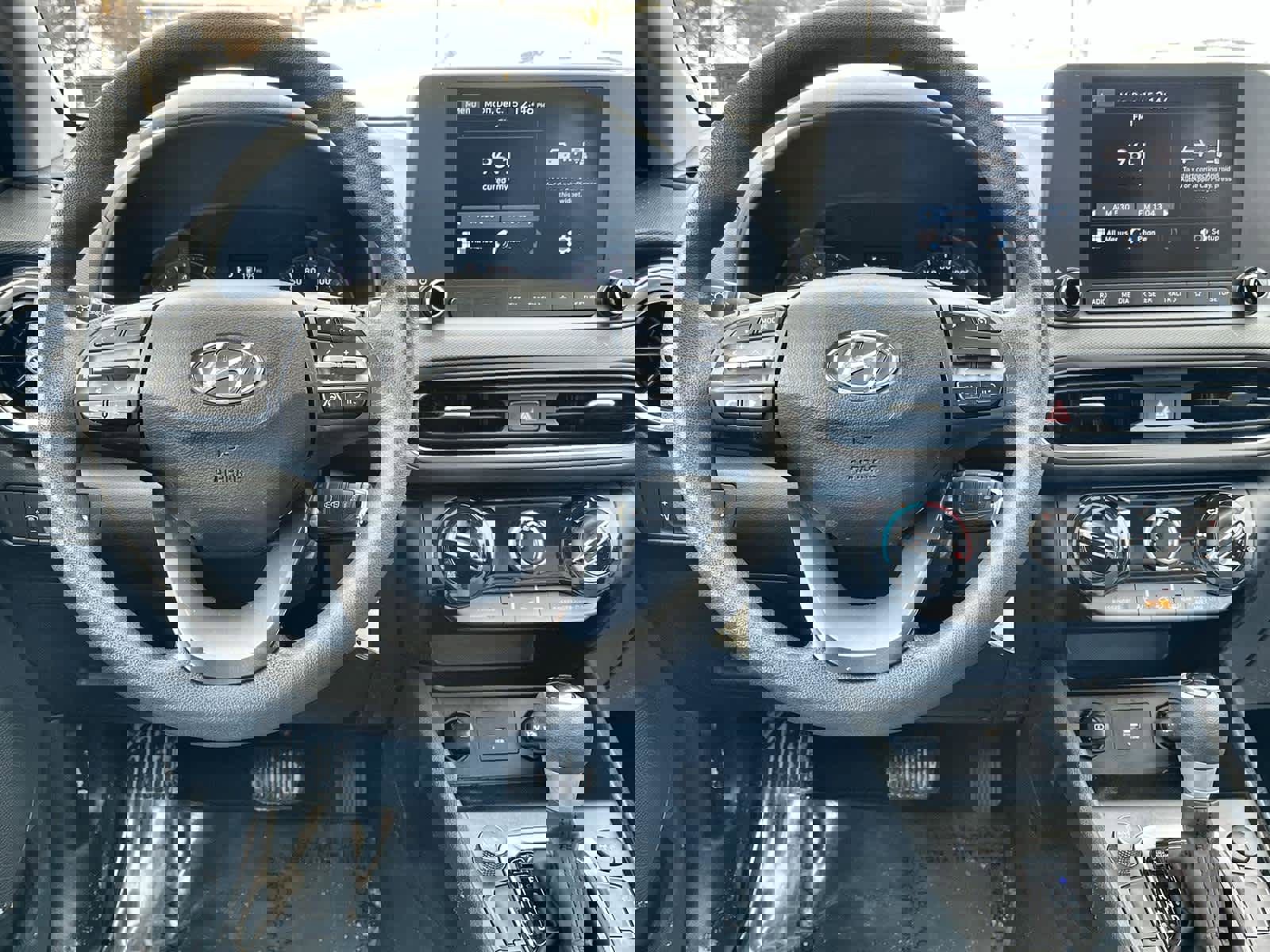 Used 2023 Hyundai Kona SE w/ Cargo Package image 17