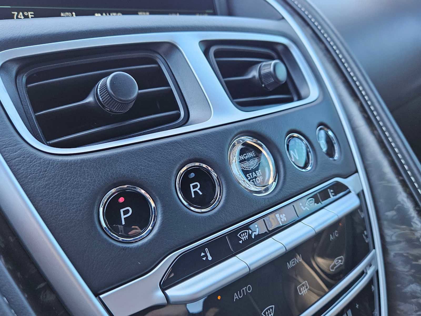 Used 2020 Aston Martin DB11 V8 image 31