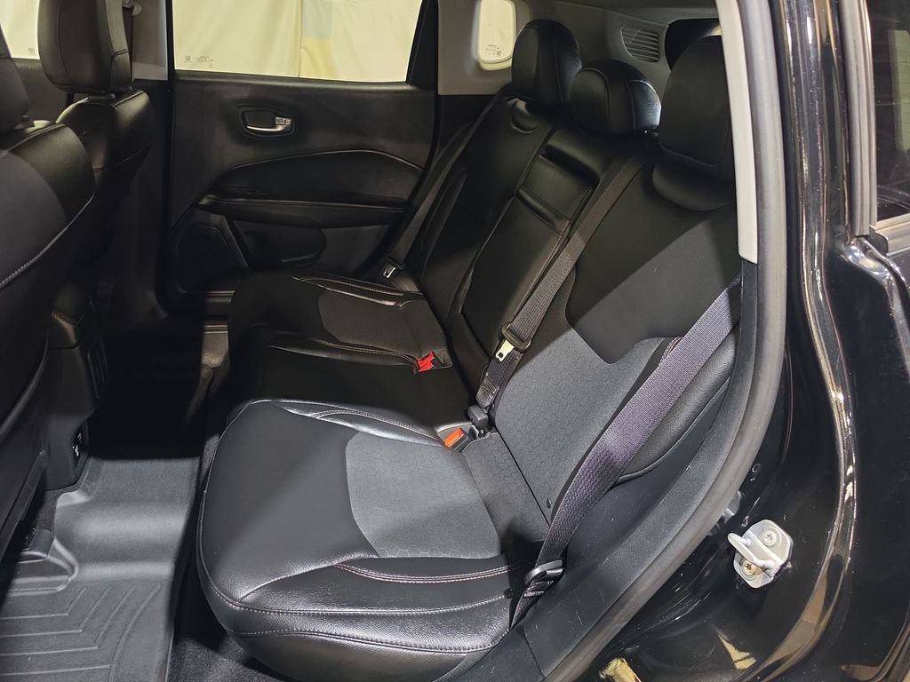 Used 2018 Jeep Compass Latitude w/ Popular Equipment Group AWD/4WD image 23