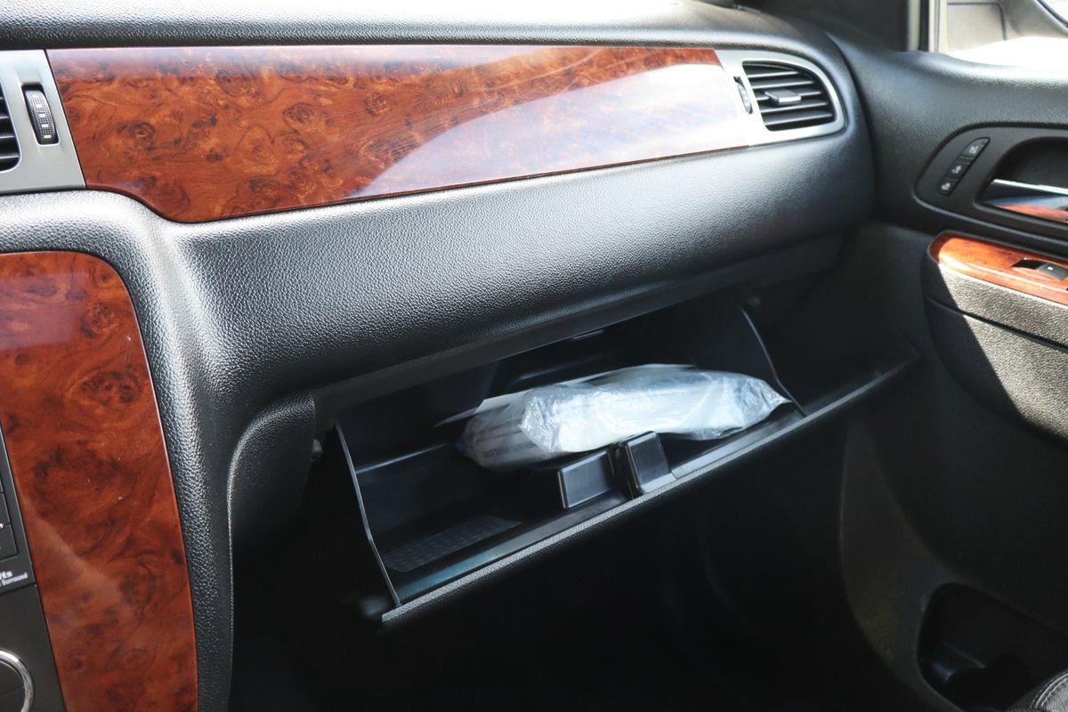 Used 2013 Chevrolet Tahoe LTZ image 38