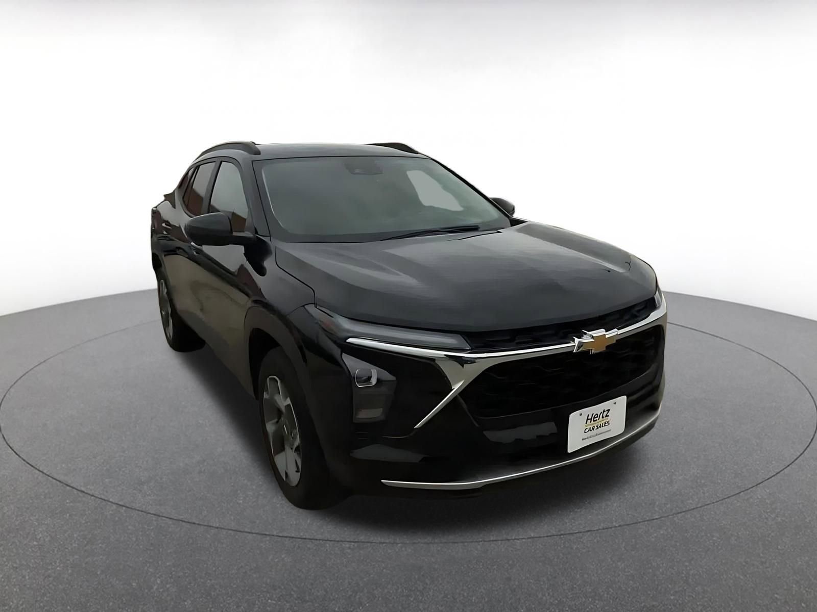 Used 2025 Chevrolet Trax LT image 3