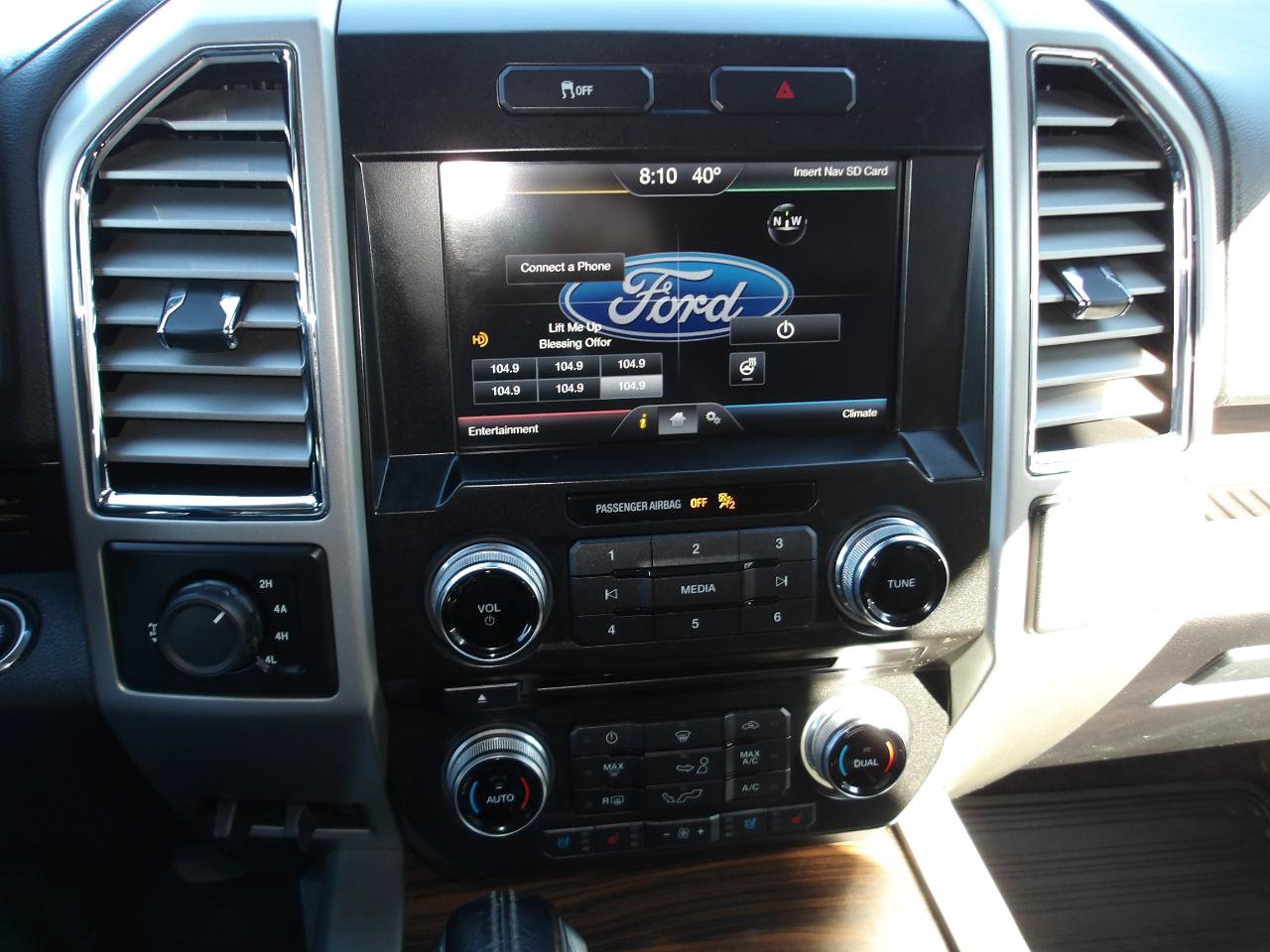 Used 2015 Ford F150 Lariat w/ Equipment Group 502A Luxury AWD/4WD image 19