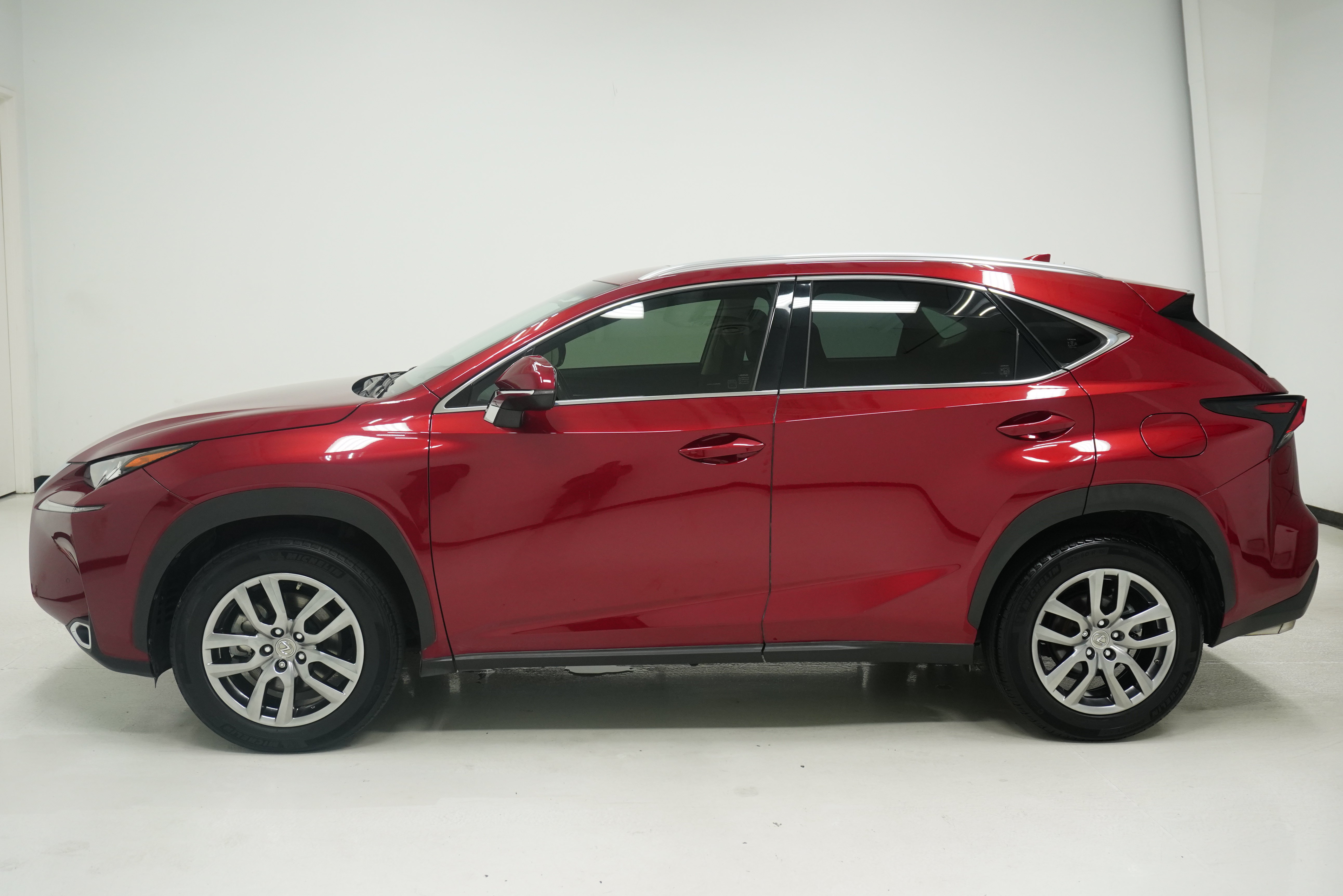 Used 2016 Lexus NX 200t FWD w/ Premium Package image 7