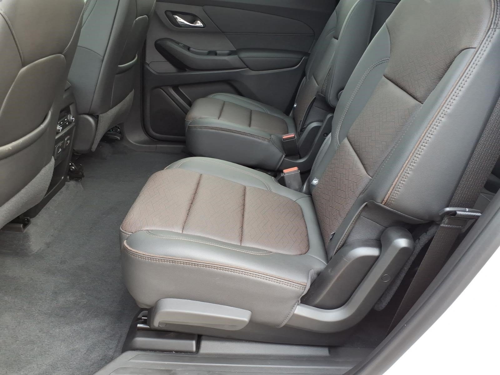 Used 2023 Chevrolet Traverse High Country AWD/4WD image 11