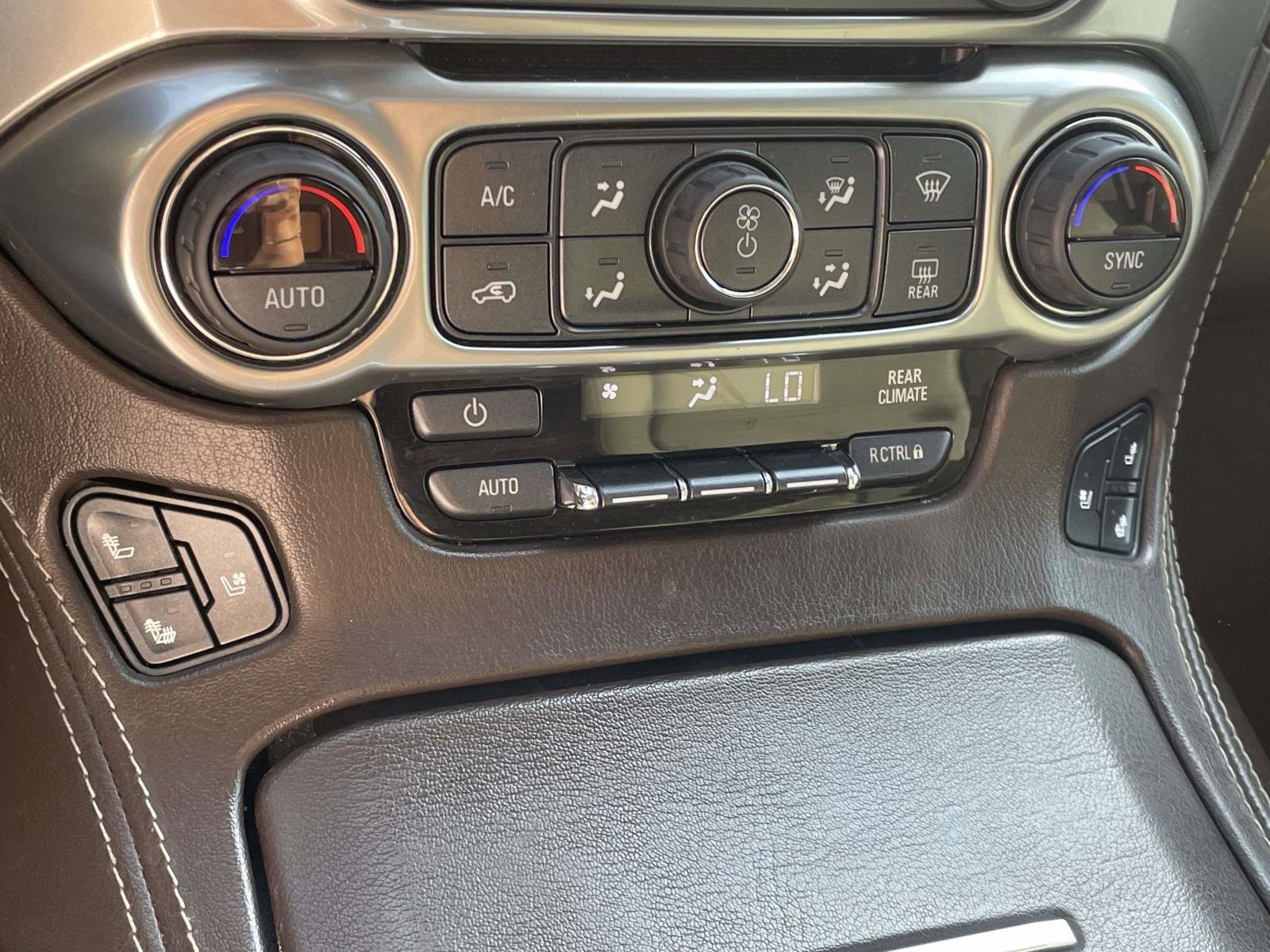 Used 2018 Chevrolet Tahoe Premier AWD/4WD image 12