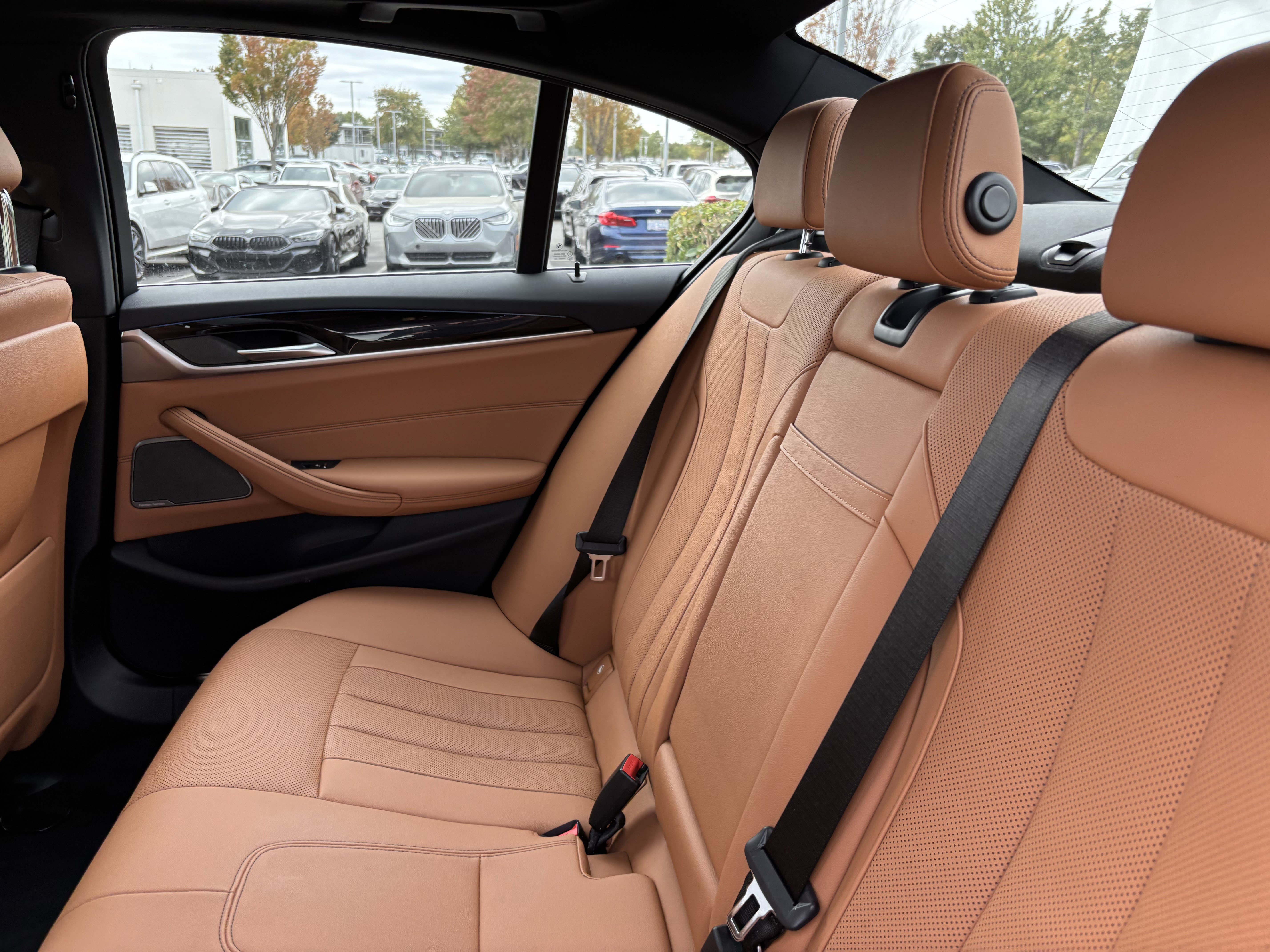 Used 2023 BMW 530e w/ Premium Package image 32