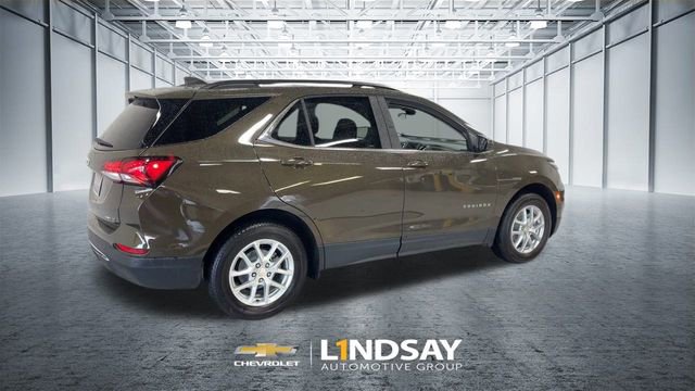 Used 2023 Chevrolet Equinox LT image 2
