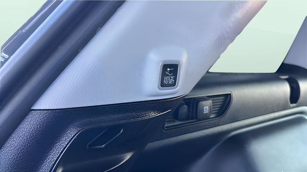 Used 2022 Jeep Grand Cherokee Limited image 36