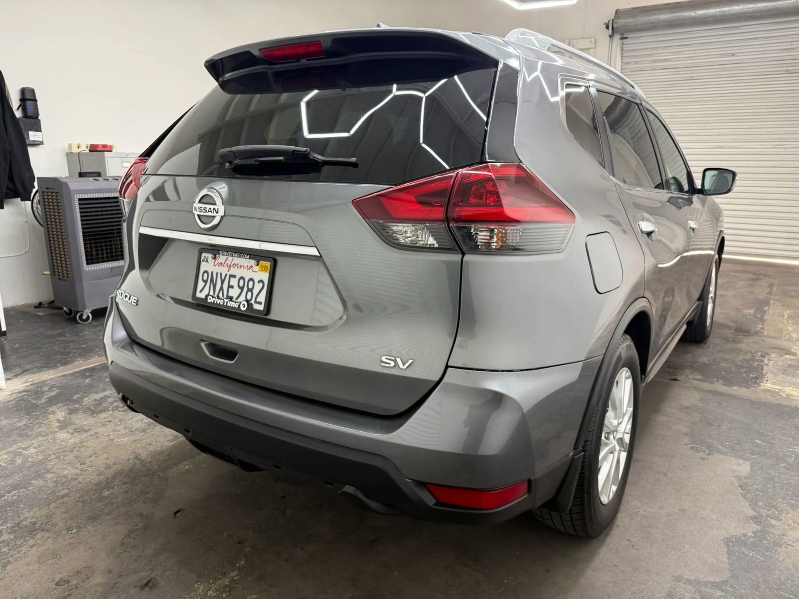 Used 2018 Nissan Rogue SV image 8