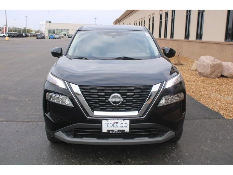 Used 2023 Nissan Rogue SV image 9
