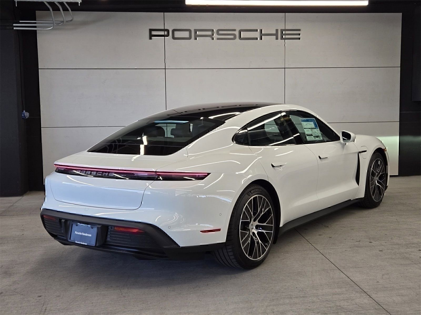 Used 2025 Porsche Taycan image 6