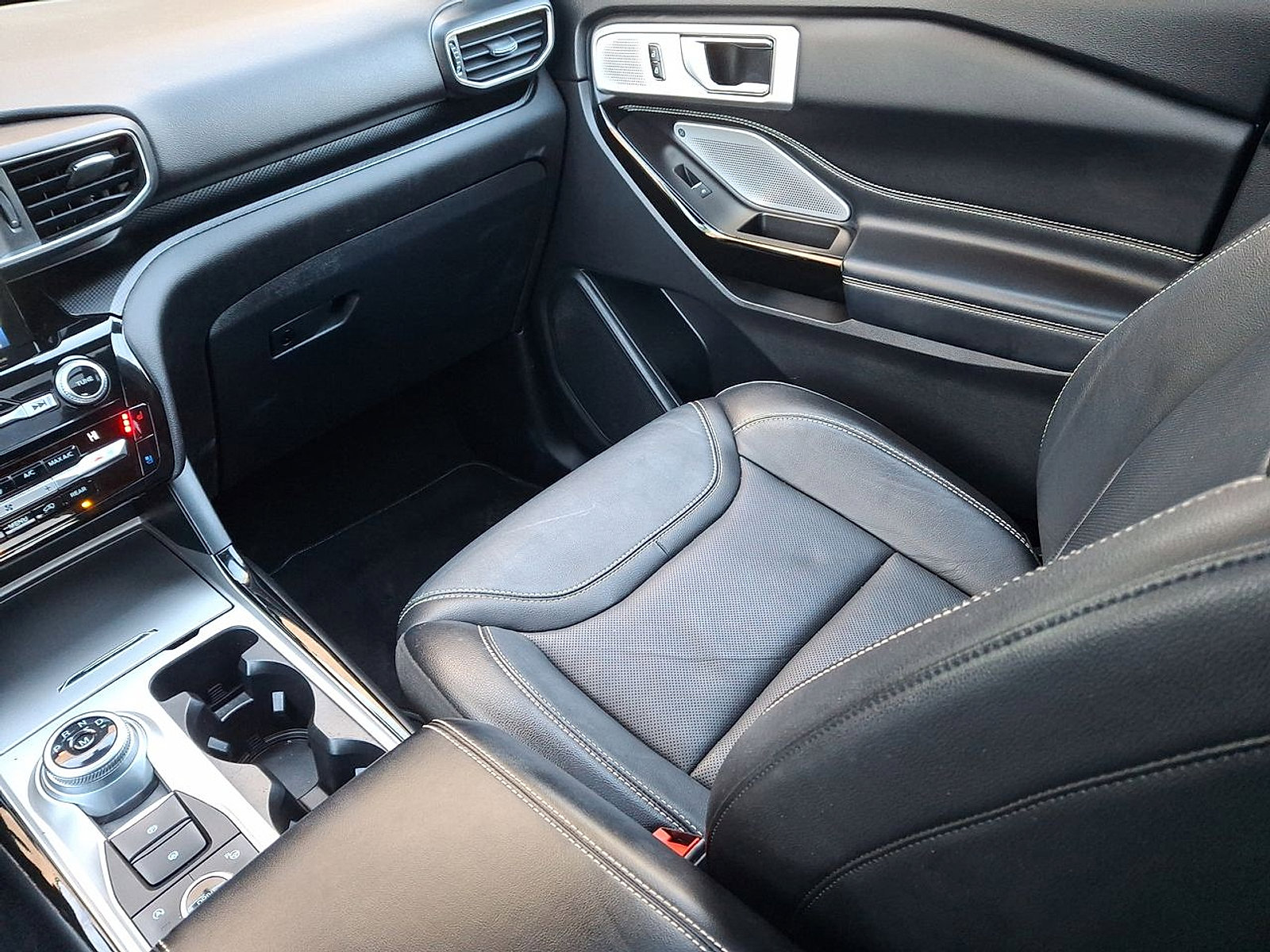 Used 2021 Ford Explorer ST w/ Equipment Group 401A image 33