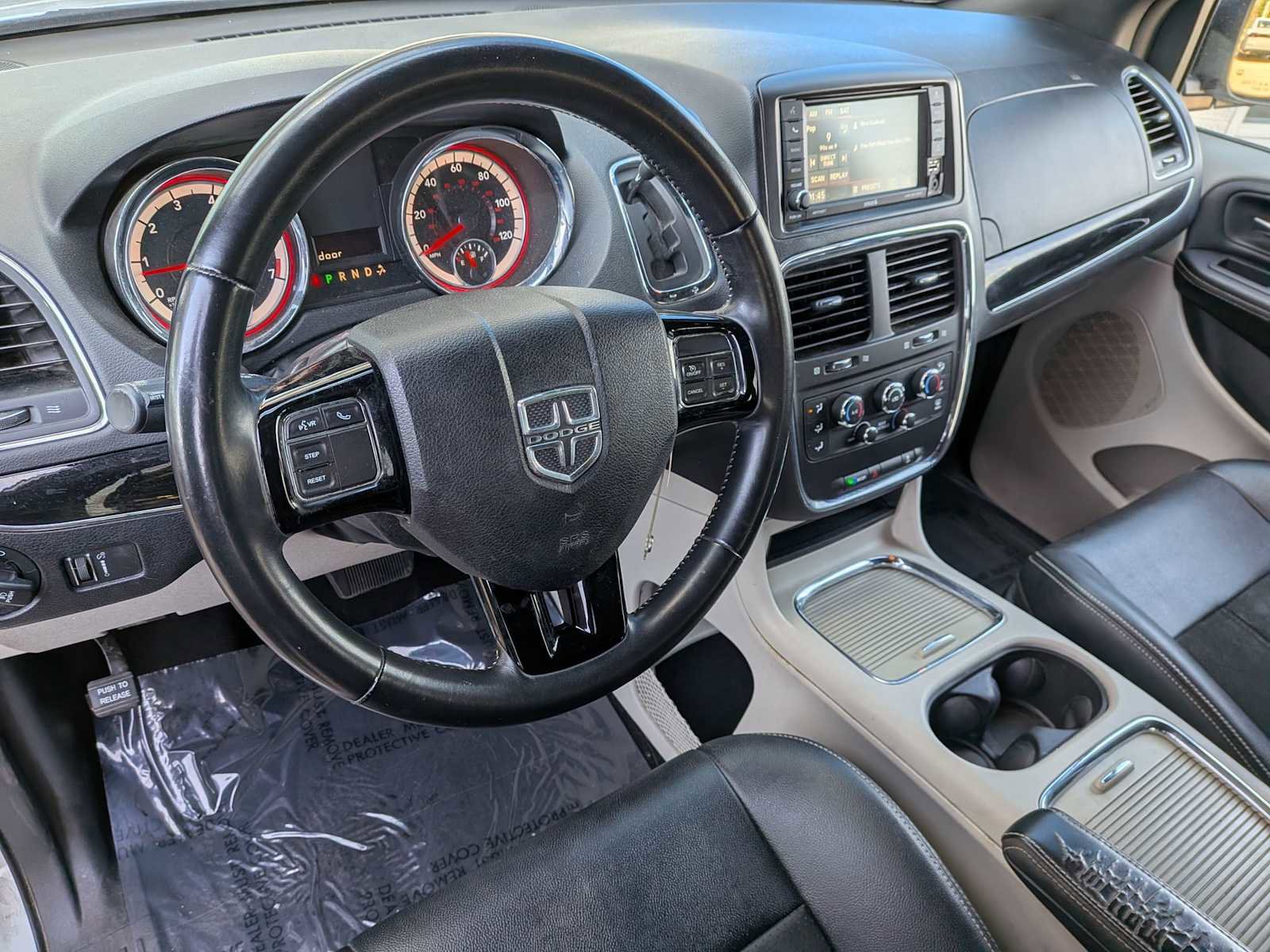 Used 2019 Dodge Grand Caravan SXT image 13
