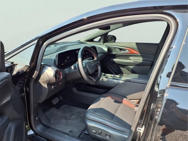 Used 2024 Chevrolet Equinox EV RS FWD image 18
