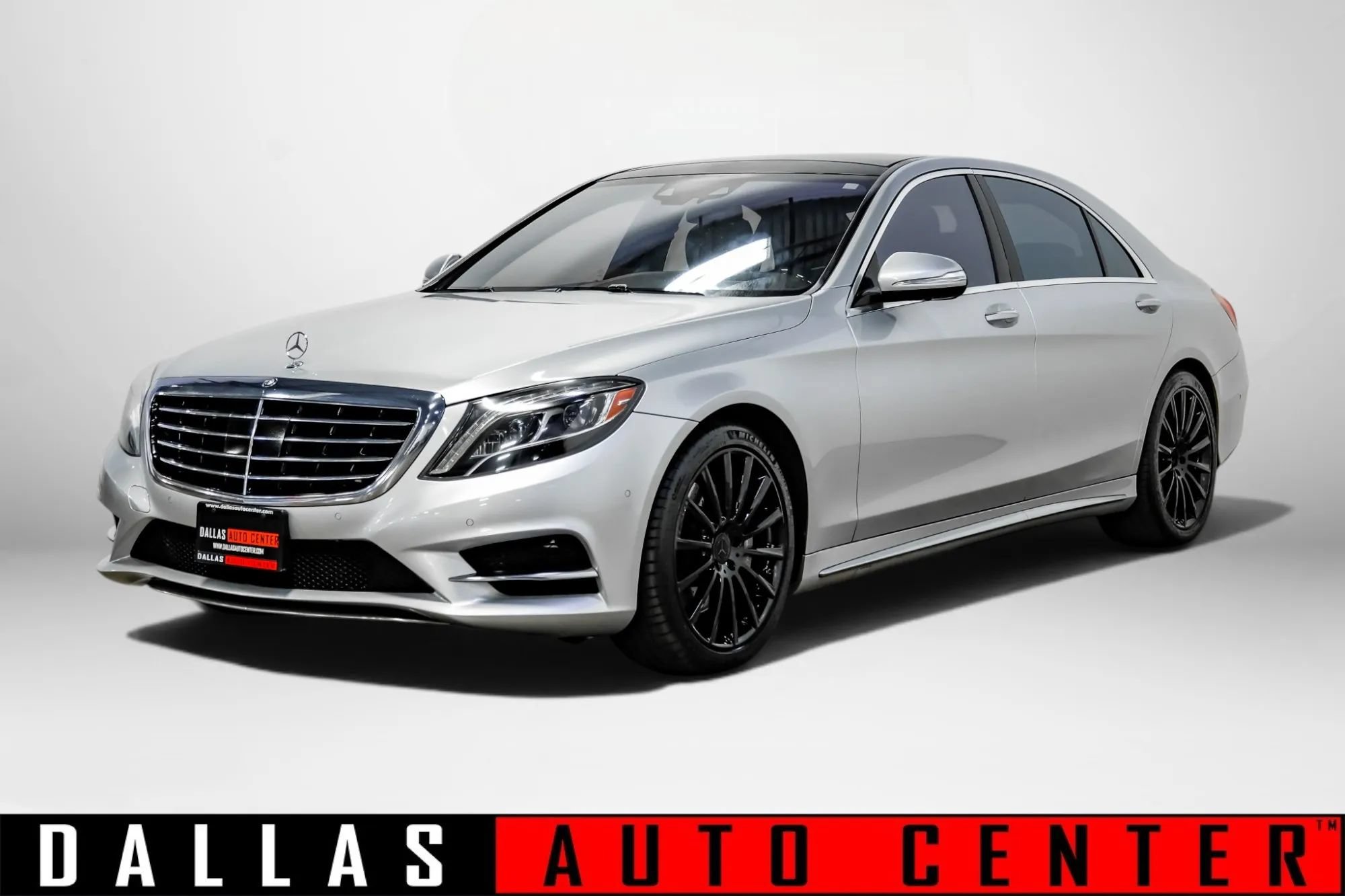 Used 2015 Mercedes-Benz S 550 Sedan image 3