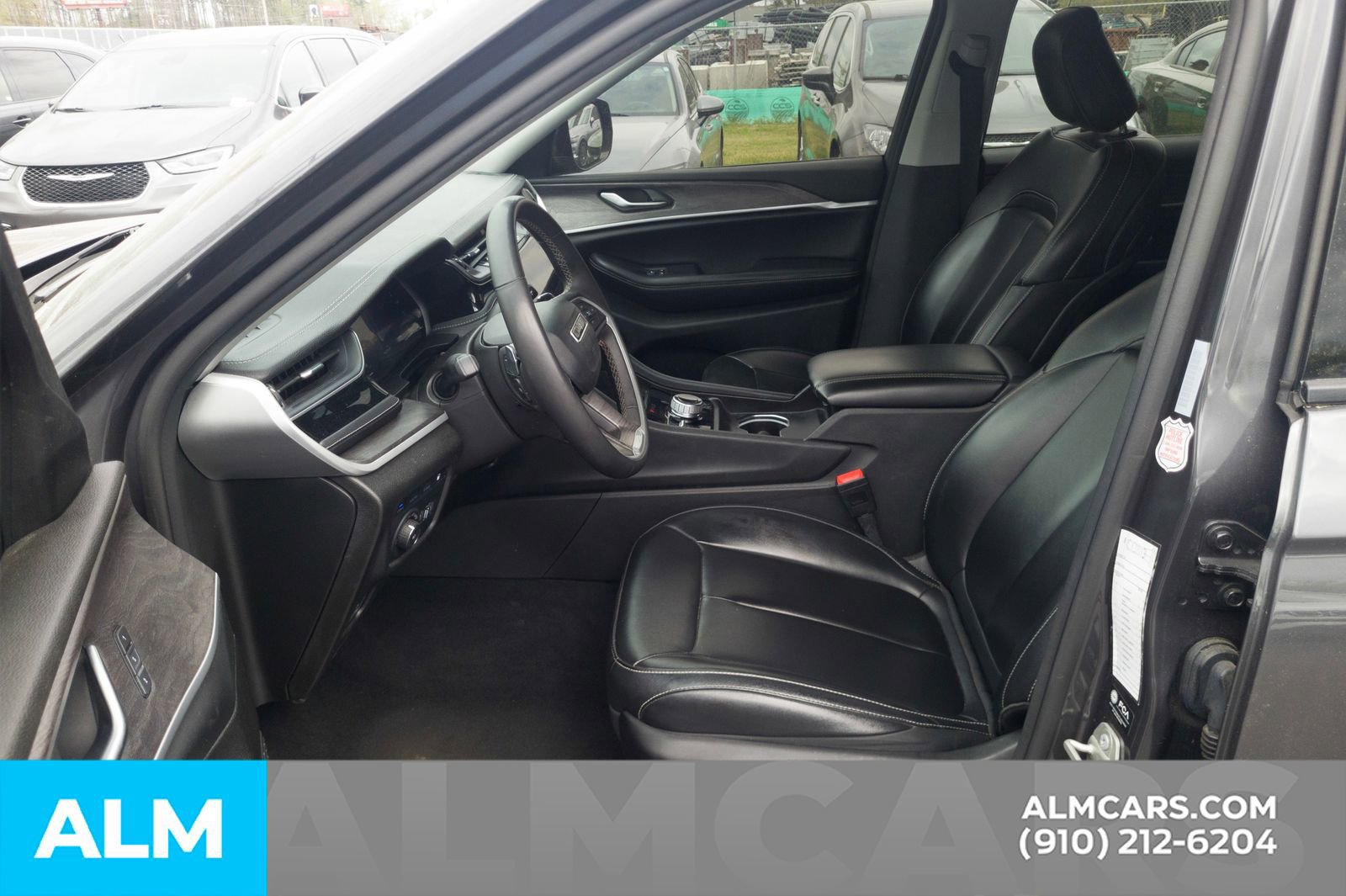 Used 2023 Jeep Grand Cherokee 4WD 4xe image 17