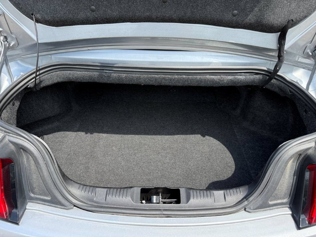 Used 2022 Ford Mustang Premium RWD image 21