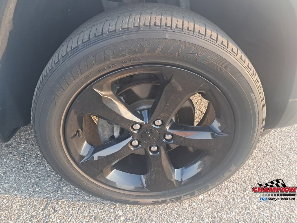 Used 2022 Jeep Grand Cherokee Altitude AWD/4WD image 14