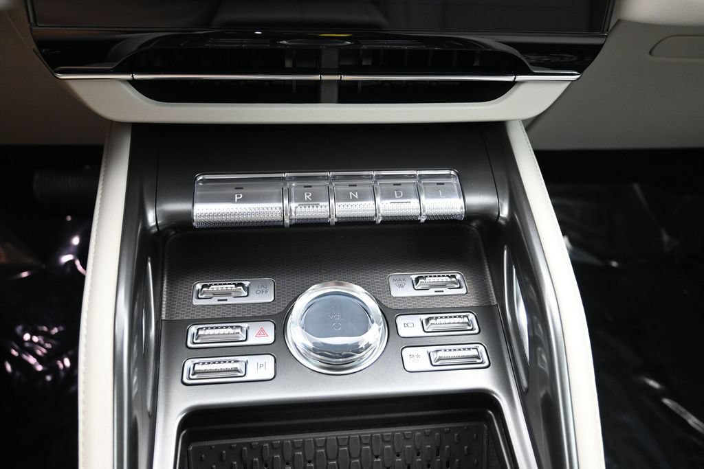 New 2026 Lincoln Nautilus Premier w/ Jet Appearance Package AWD/4WD image 18