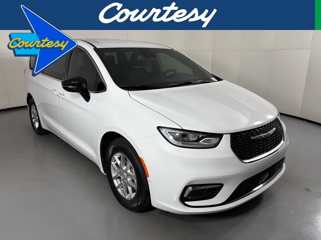 New 2026 Chrysler Pacifica Select