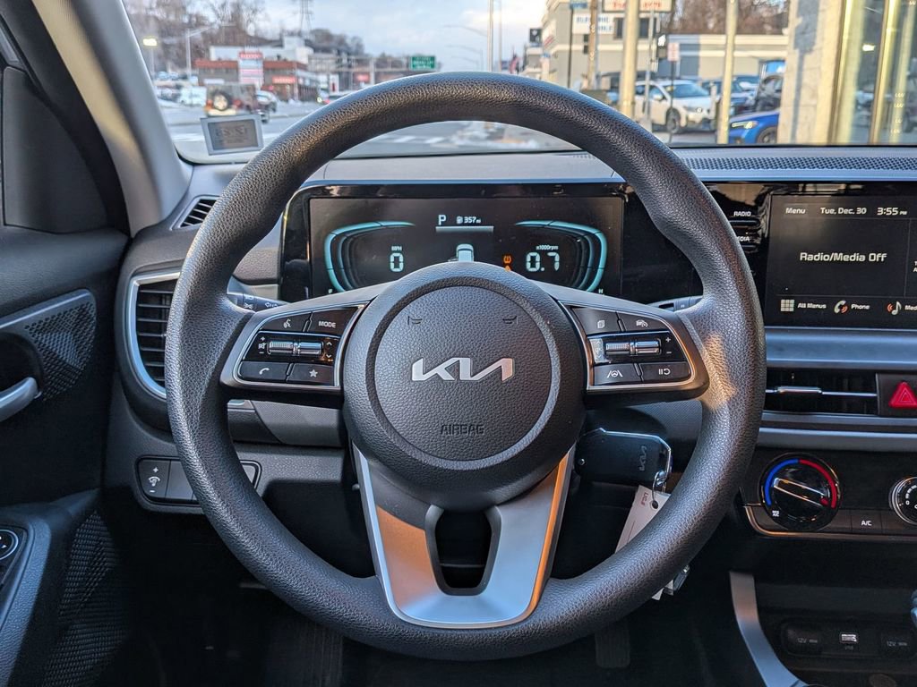 Certified 2025 Kia Seltos LX image 13