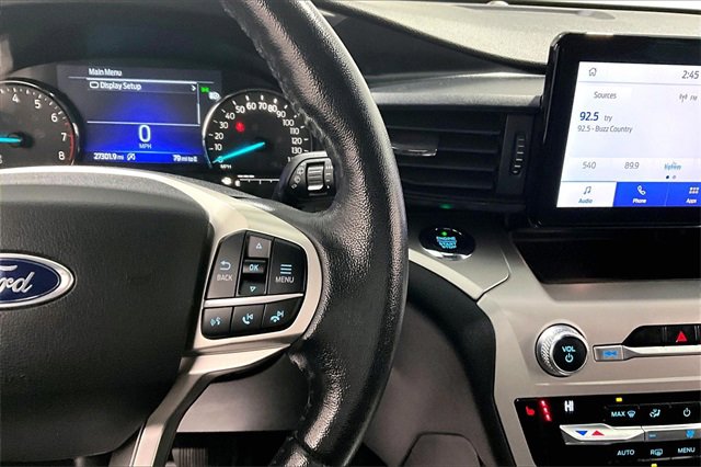 Used 2021 Ford Explorer XLT image 12