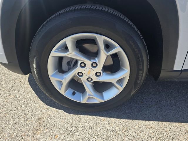 Used 2025 Chevrolet Trax LS w/ LS Convenience Package image 10