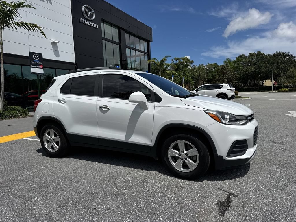 Used 2019 Chevrolet Trax LT w/ LT Convenience Package FWD image 6