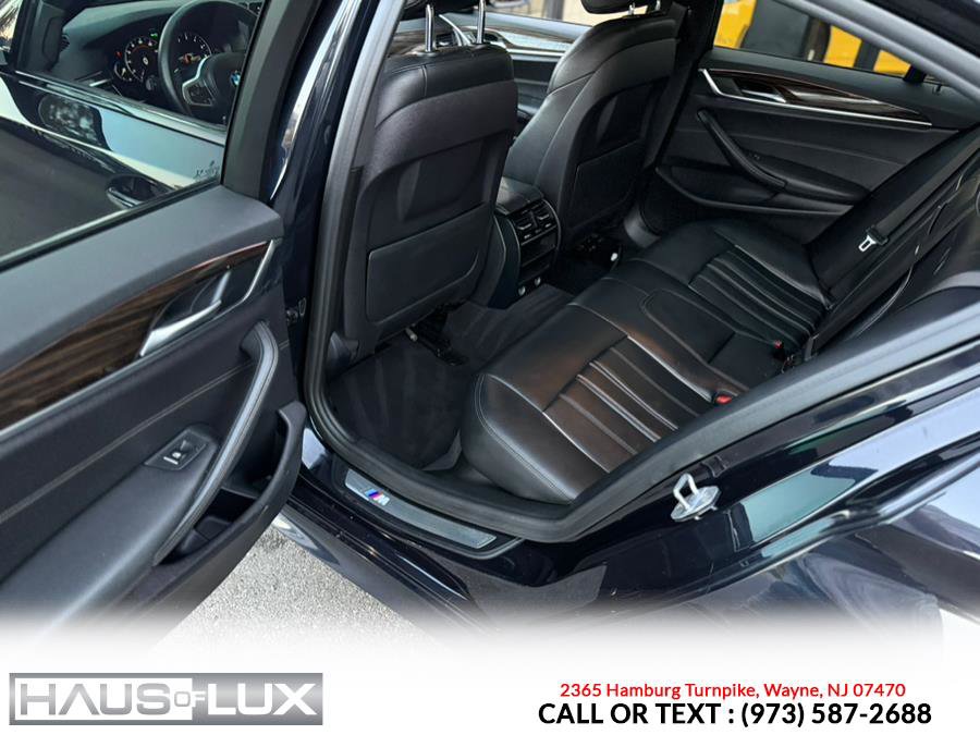 Used 2018 BMW 530i xDrive w/ M Sport Package image 11