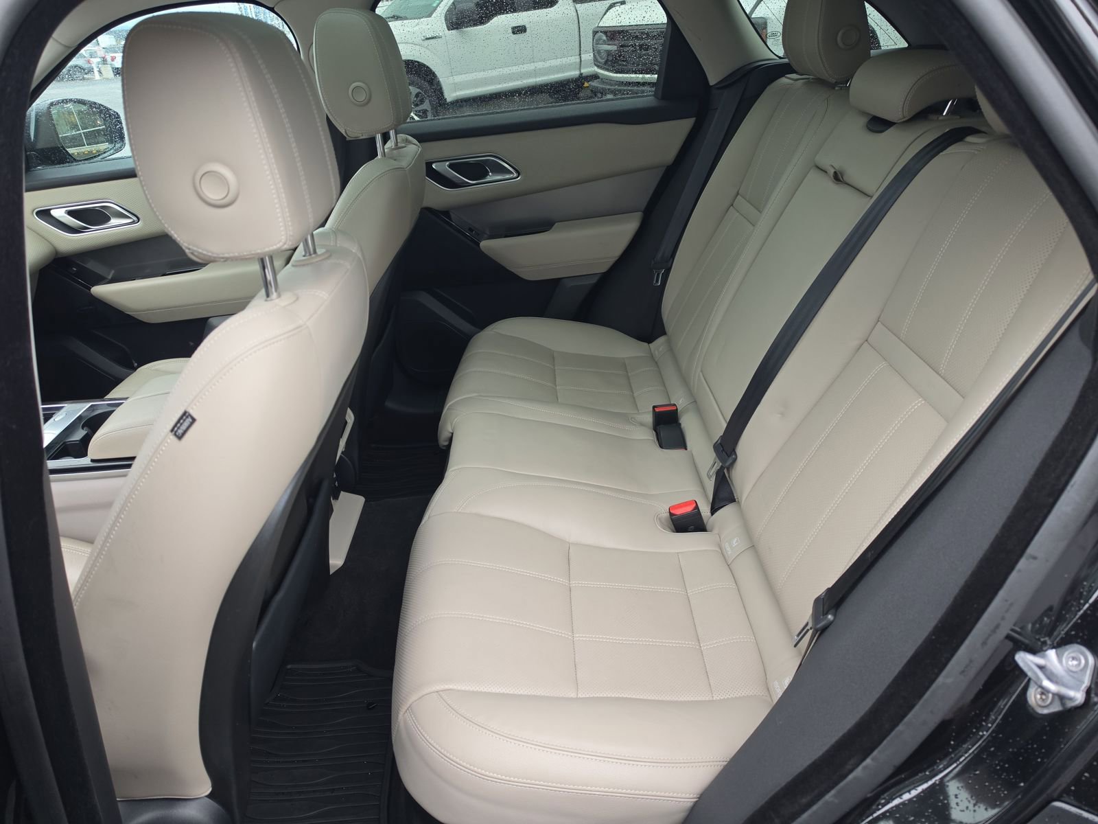 Used 2018 Land Rover Range Rover Velar S image 17