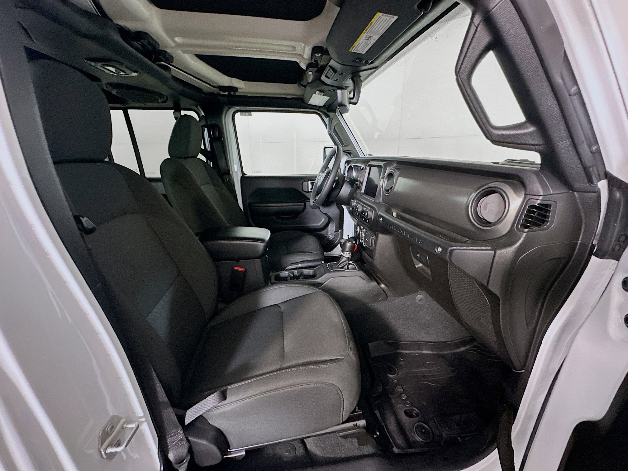 Used 2023 Jeep Wrangler Unlimited w/ Cold Weather Group image 31