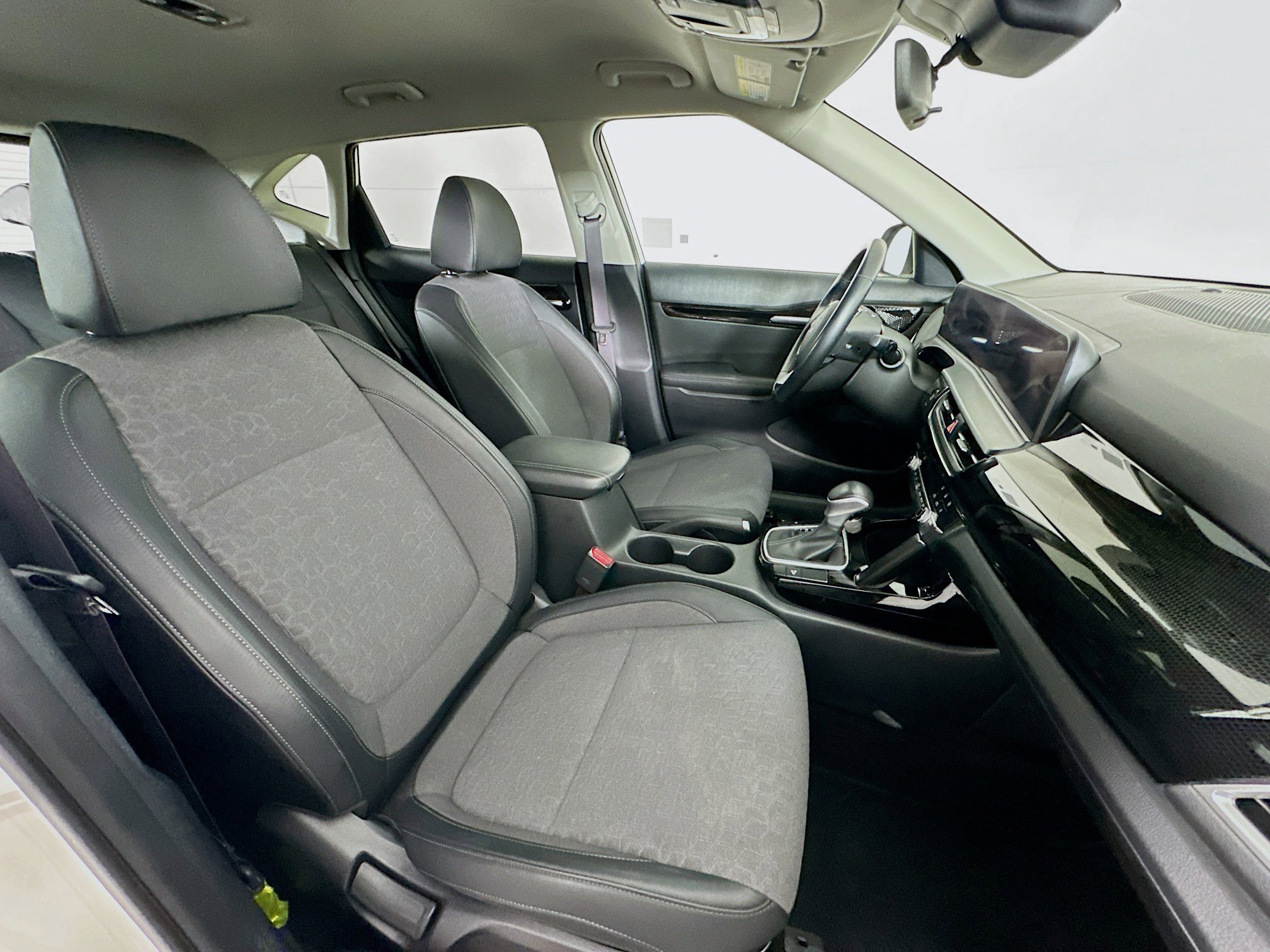 Used 2024 Kia Seltos S image 29