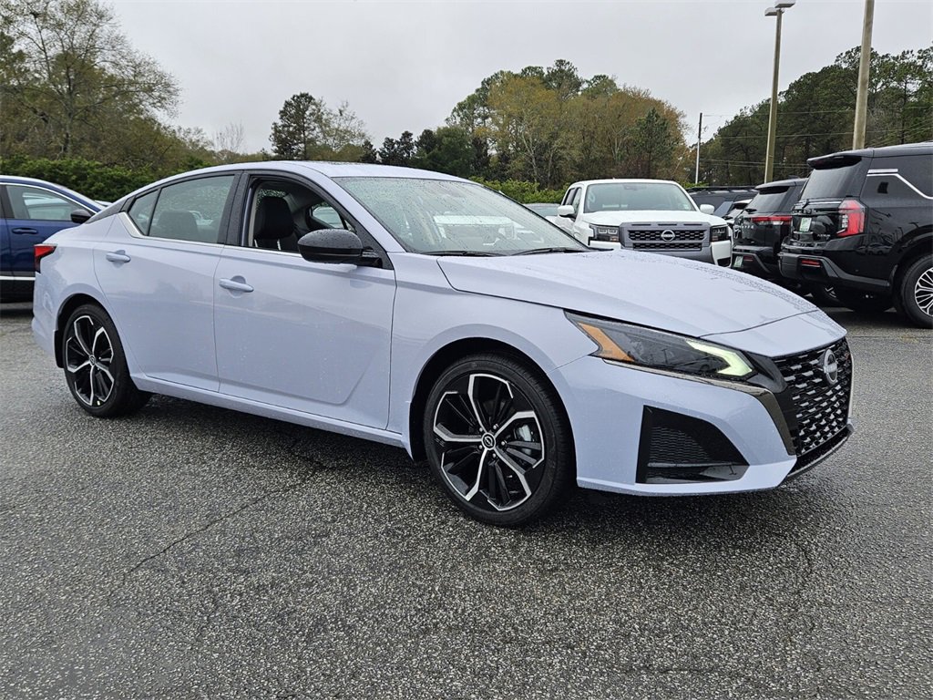 New 2025 Nissan Altima 2.5 SR image 16