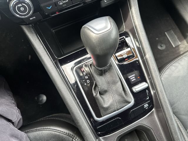 Used 2023 Jeep Compass Latitude w/ Sun and Sound Group AWD/4WD image 23