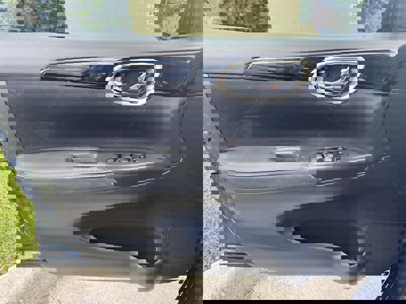 Used 2017 Nissan Sentra SV image 12