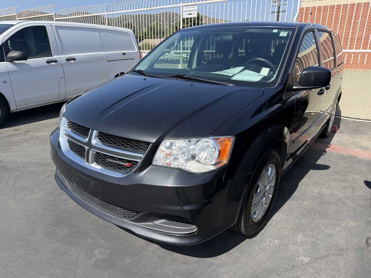 Used 2016 Dodge Grand Caravan SE w/ Quick Order Package 29E SE FWD image 4