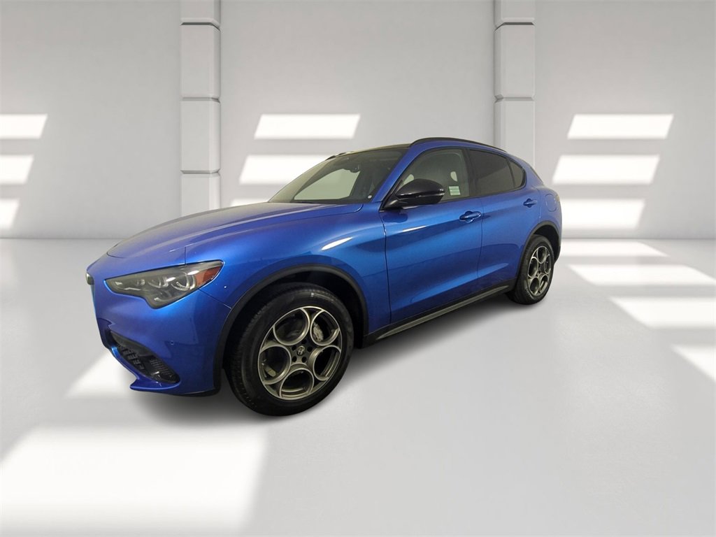 New 2025 Alfa Romeo Stelvio Sprint image 8