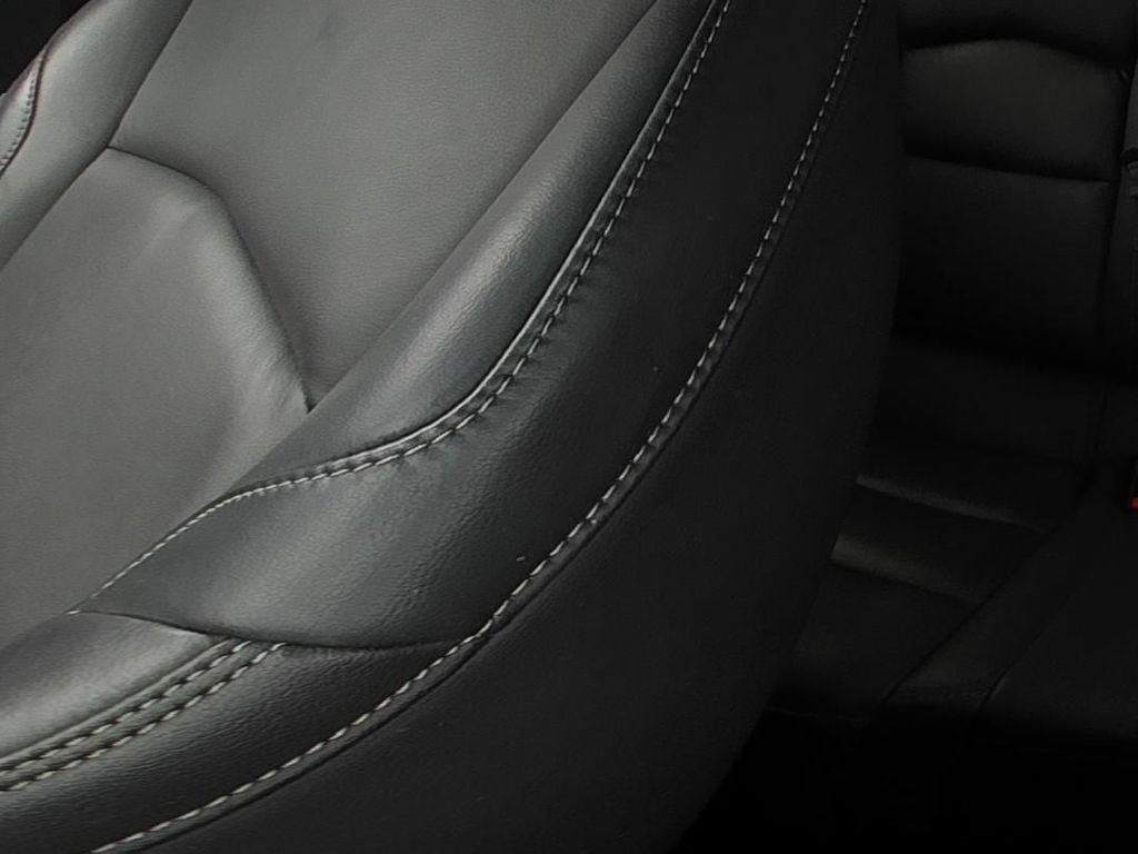 Used 2025 Cadillac XT4 Premium Luxury FWD image 12