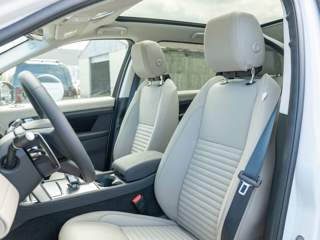 New 2025 Land Rover Discovery Sport S image 18