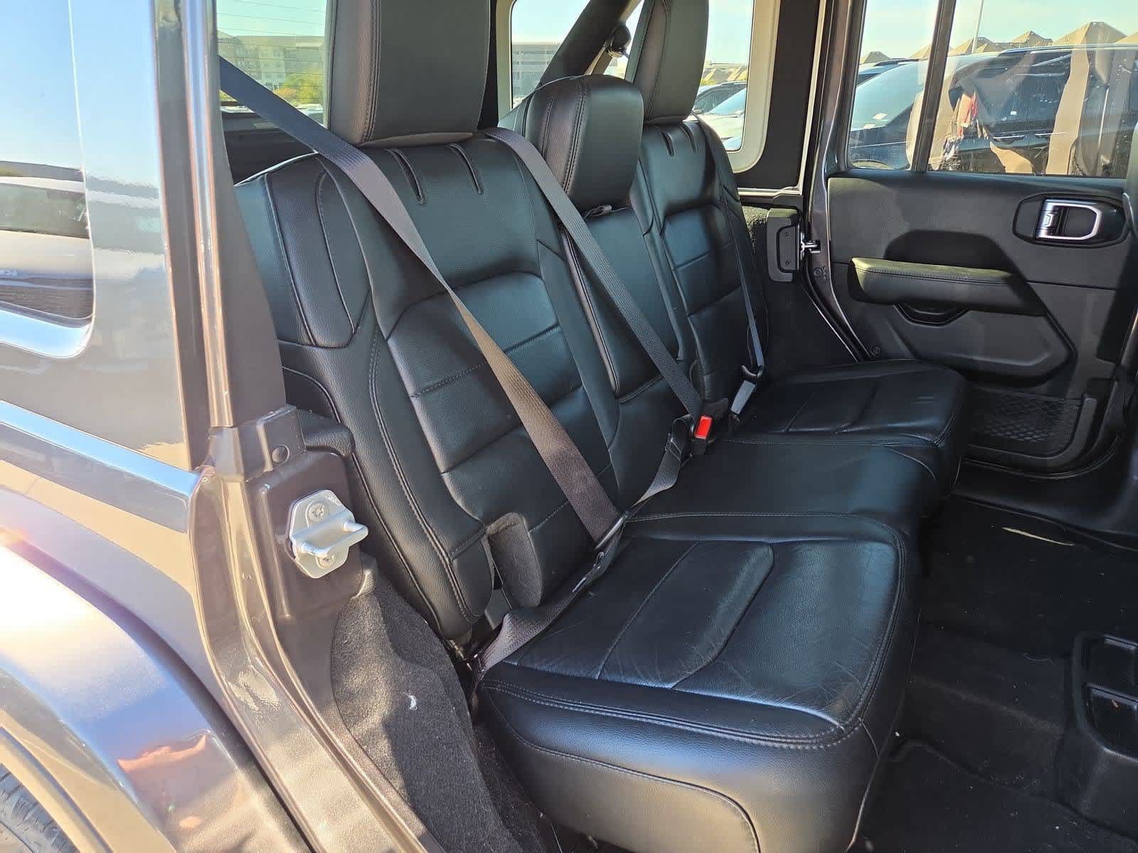 Used 2021 Jeep Wrangler Unlimited Sahara AWD/4WD image 17