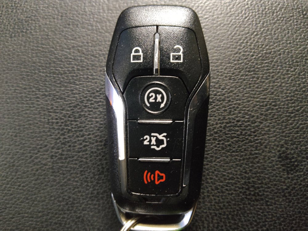 Used 2017 Ford Explorer XLT w/ Equipment Group 202A FWD image 32