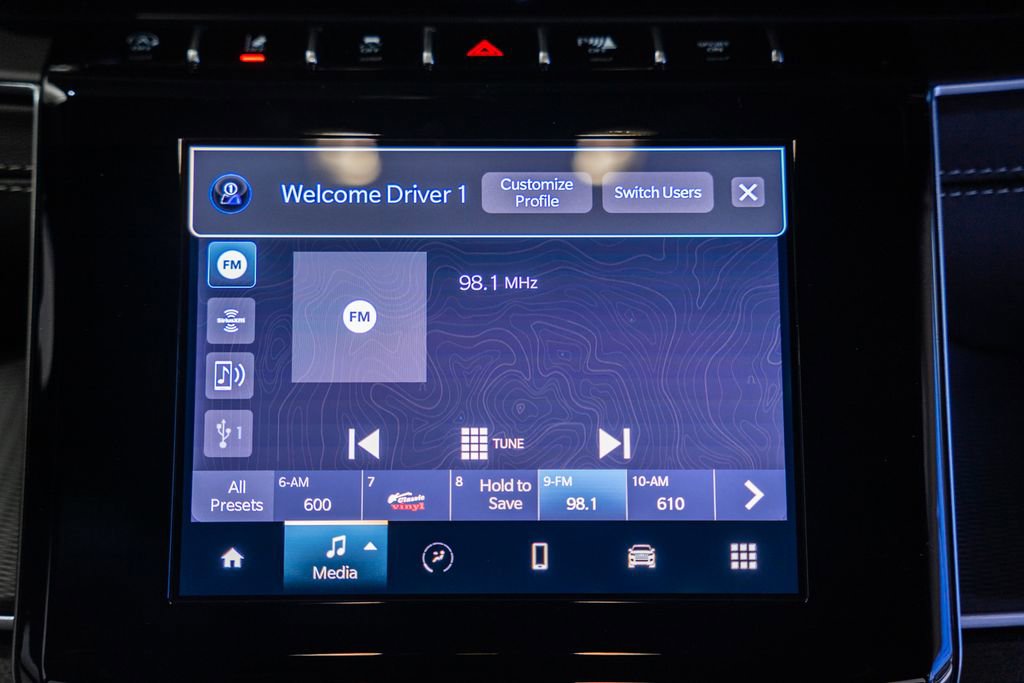 New 2025 Jeep Grand Cherokee Altitude image 21