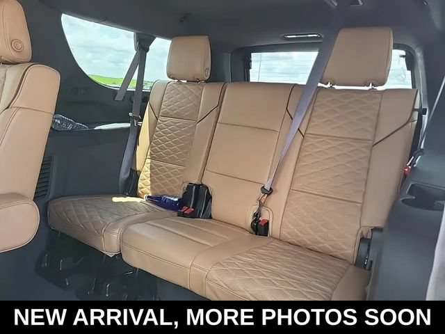 Used 2024 Cadillac Escalade ESV Sport w/ LPO, ONYX Package AWD/4WD image 10