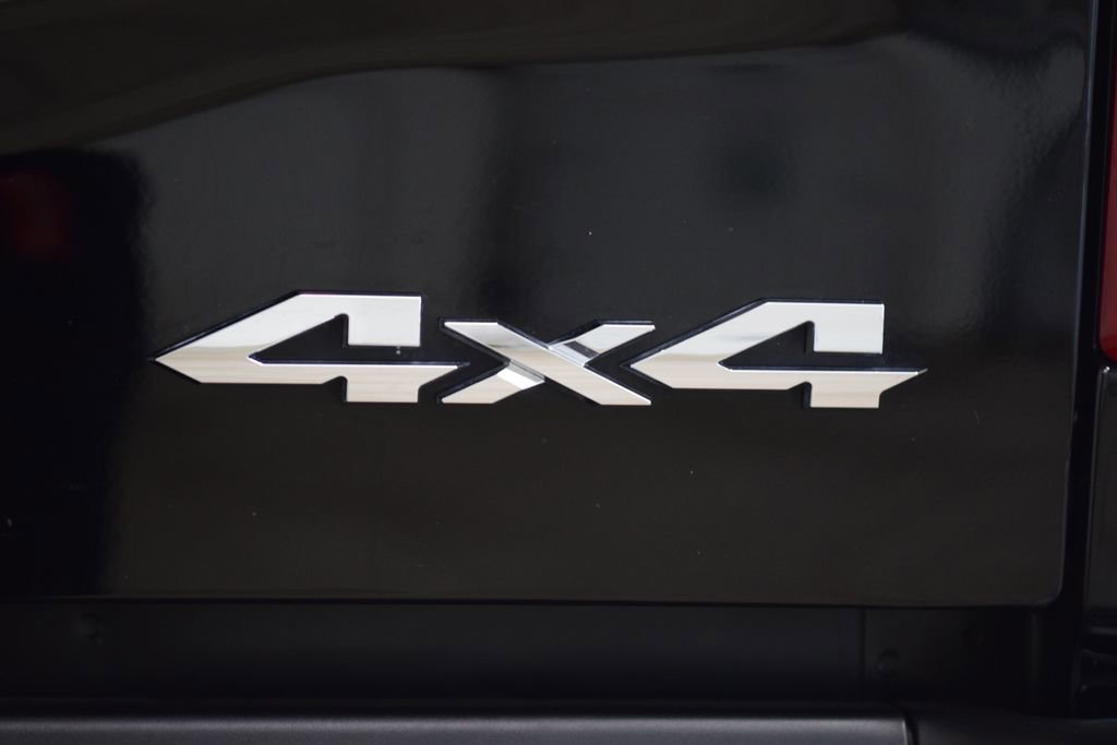 Used 2024 RAM 3500 Tradesman w/ Chrome Appearance Group AWD/4WD image 19