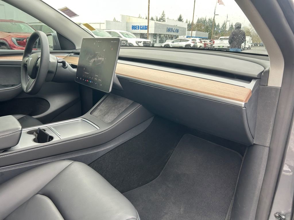 Used 2025 Tesla Model Y Performance image 26